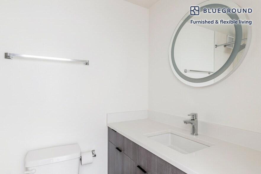 Building Photo - 21 E Chestnut St