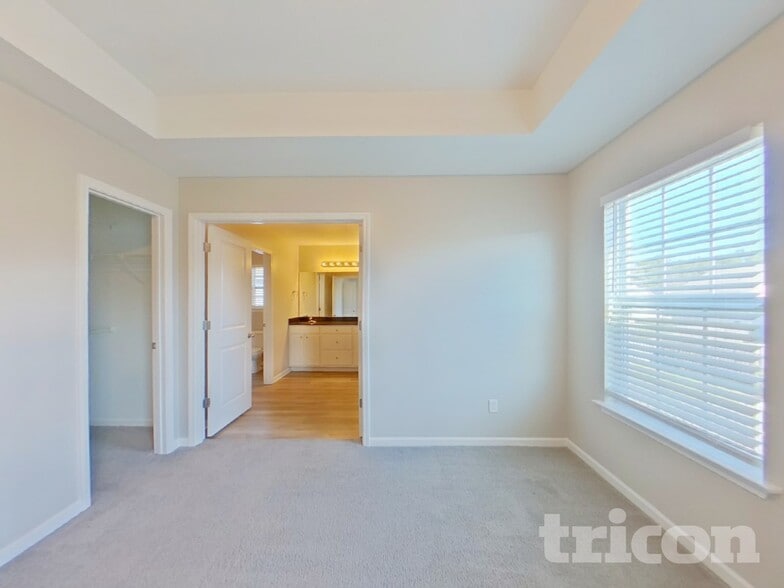 Building Photo - 377 Longfellows Ln