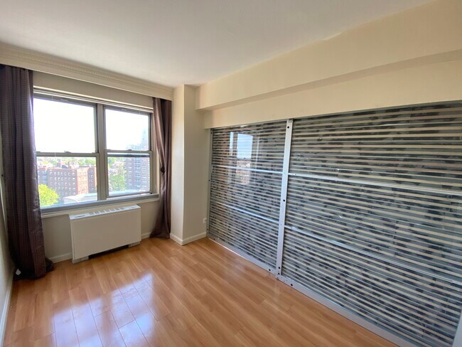 Building Photo - 10740 Queens Blvd