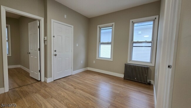 Building Photo - 411 Lanza Ave