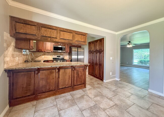 Building Photo - 5 Bedrooms | 3 Bathrooms | 2 Car Garage | Moore Schools