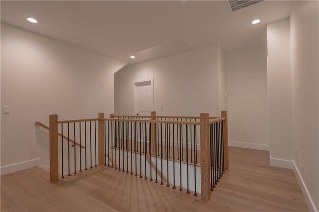 Building Photo - 3007 Holly St