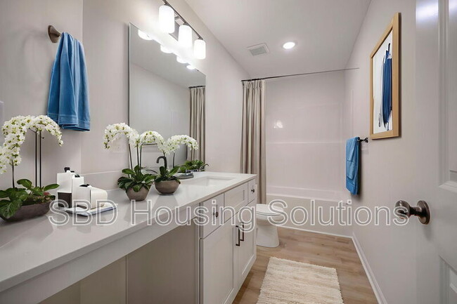 Building Photo - 9013 E 85th Pl