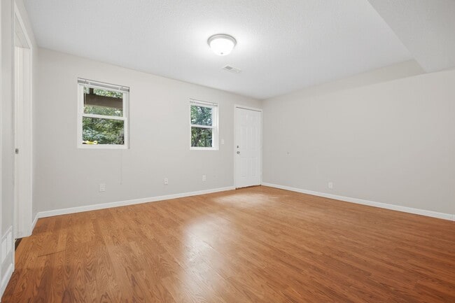 Building Photo - 2309 Anderson Ave