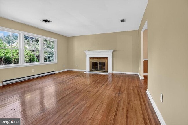 Building Photo - 3409 Beverly Dr