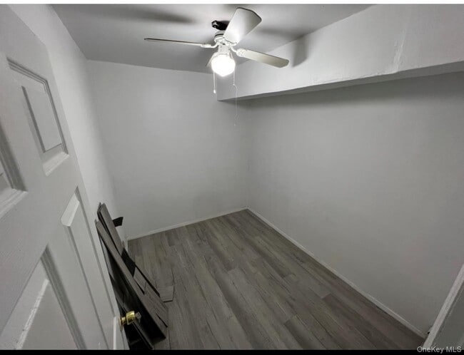 Building Photo - 16 Knowles St