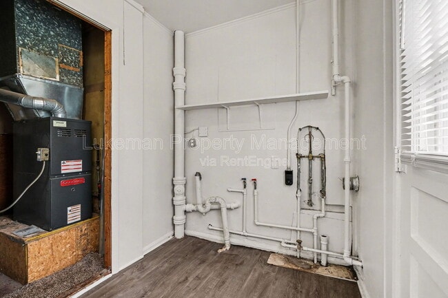 Building Photo - 2321 Hazel Ave