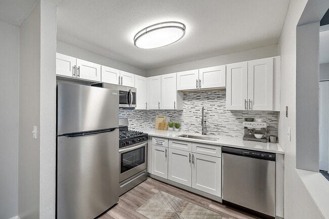 Building Photo - Arbor Haus Apartments - Ann Arbor, MI