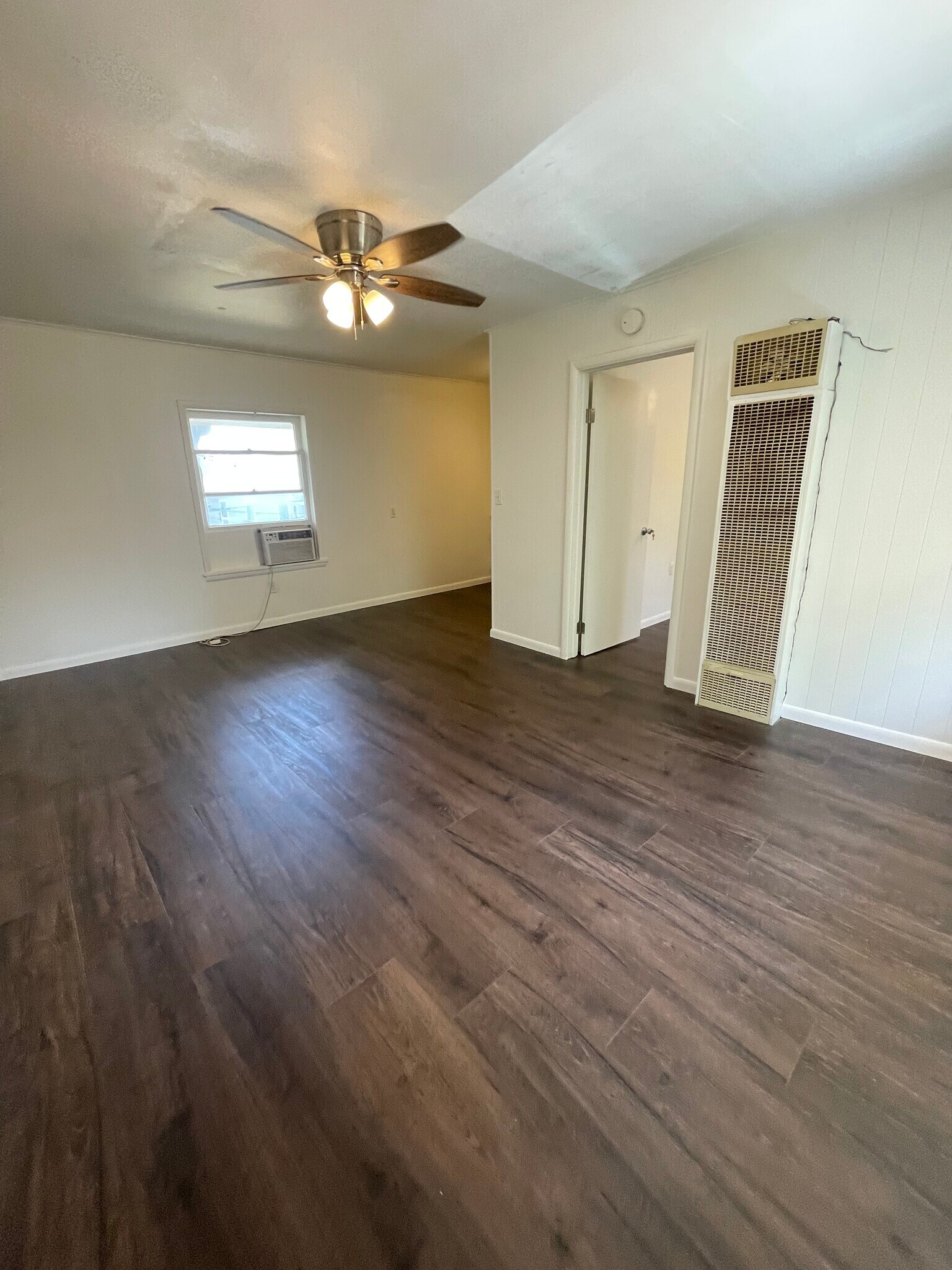 Building Photo - 720 1/2 N Main st Apt A