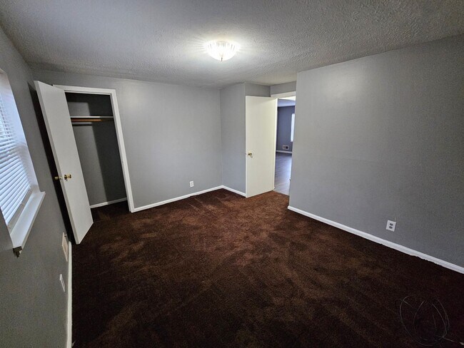 Building Photo - 3706 Noblitt Dr