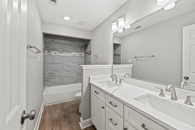 Building Photo - 3031 Jenny Dr