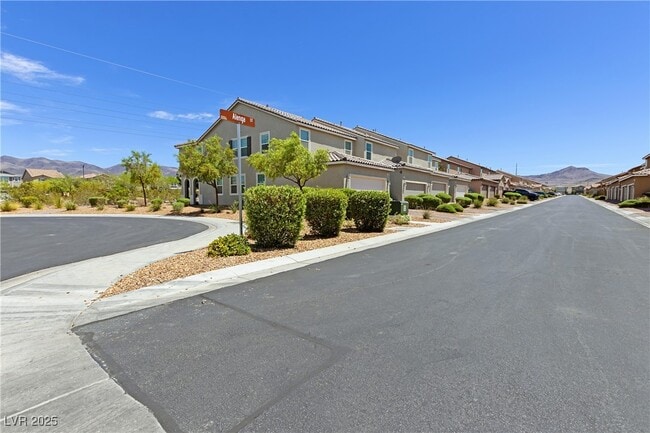 Building Photo - 2808 Alenga St