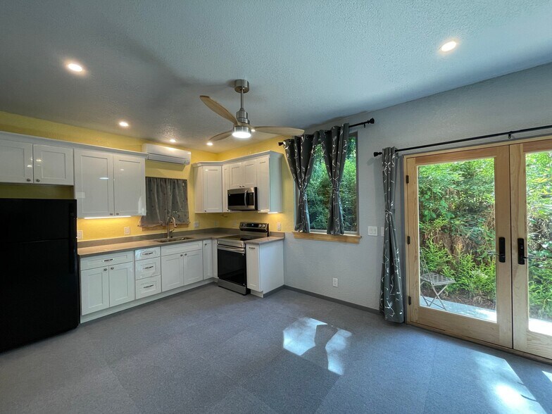 Building Photo - 12570 Mays Canyon Rd