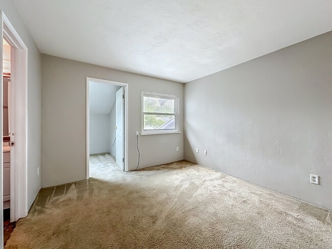 Building Photo - 2857 Wonderwood Ln