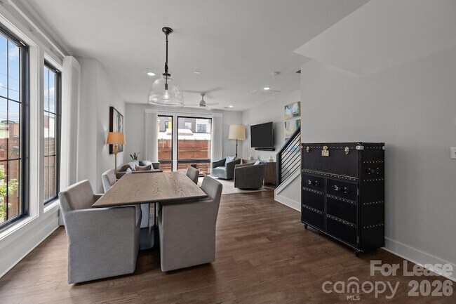 Building Photo - 1207 Minter Pl