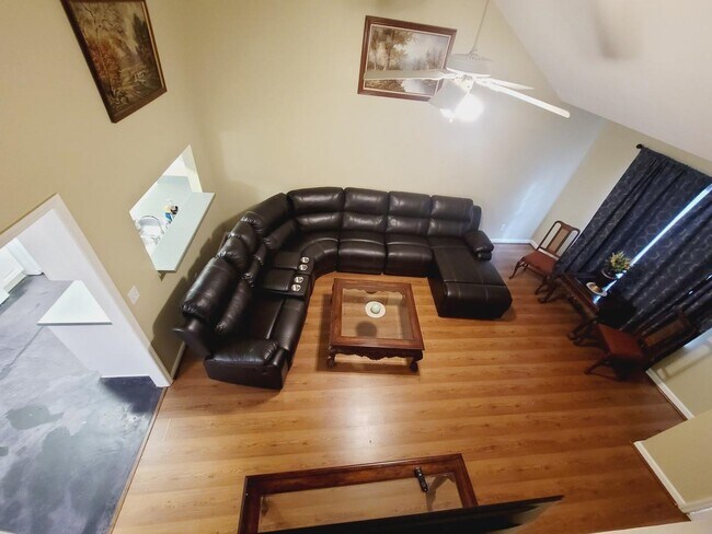 Building Photo - 1926 Fannie Dr