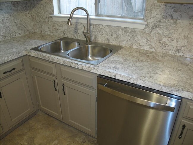 Building Photo - 4206 Harcourt Dr