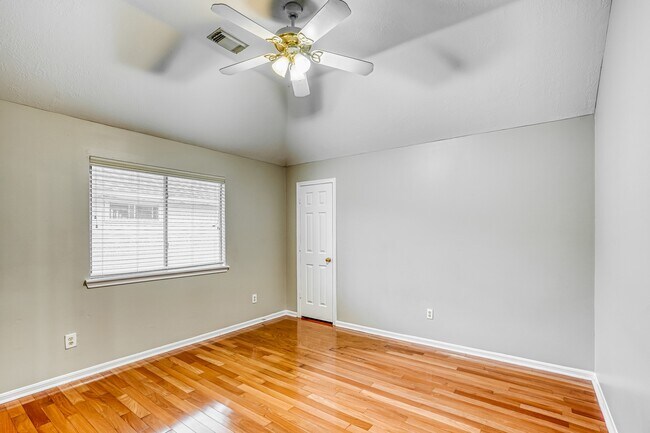 Building Photo - 12831 Pheasant Lake Ct