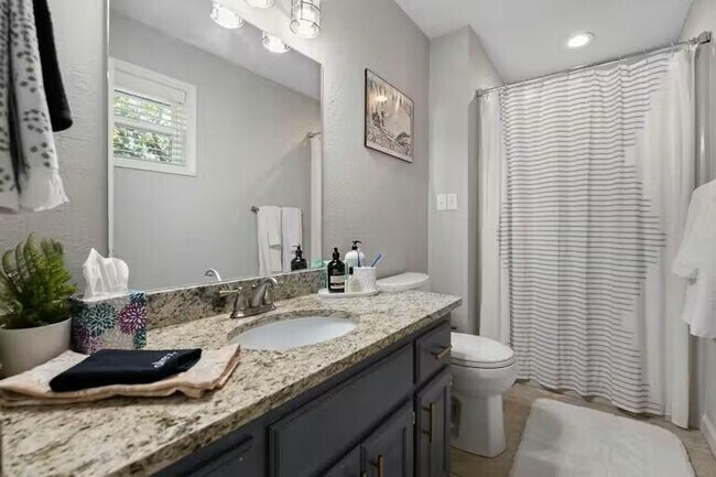 Building Photo - 15 Churchill Dr