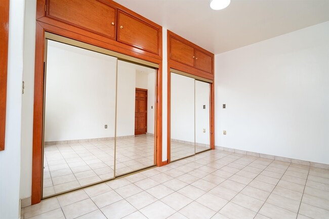 Building Photo - 724 17th St