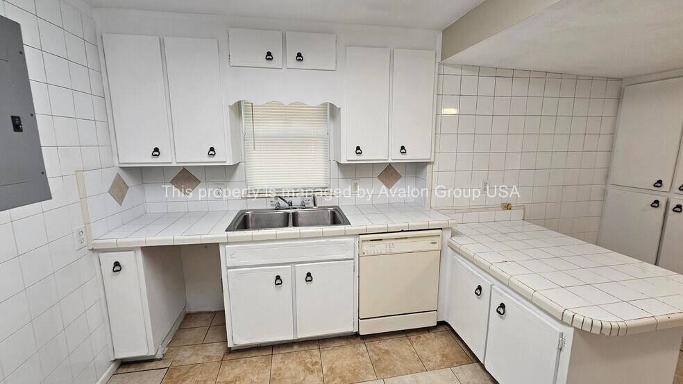 Building Photo - 873 Melson Ave