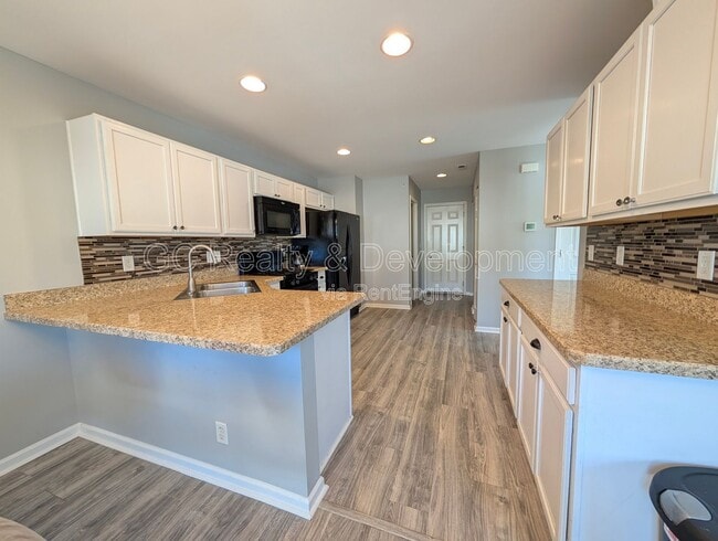 Building Photo - 646 Vine St