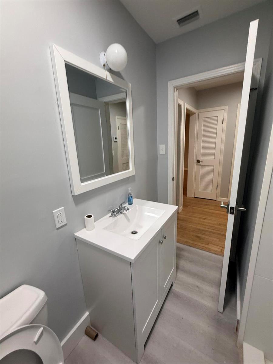 Building Photo - 926 N B St