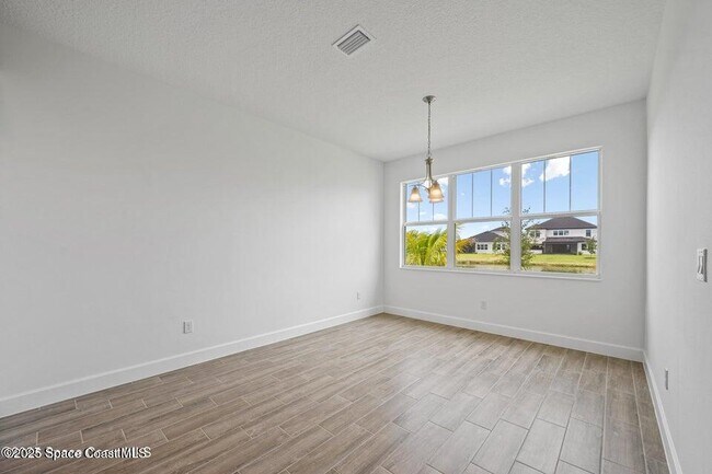 Building Photo - 2737 Kamin Dr