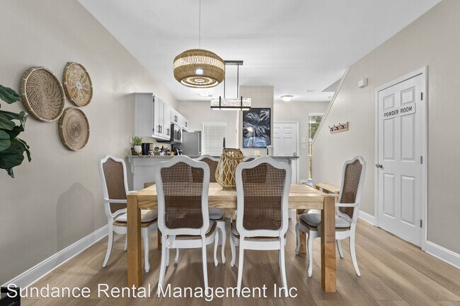 Building Photo - 2 br, 2.5 bath House - 450 S. Geronimo Str...