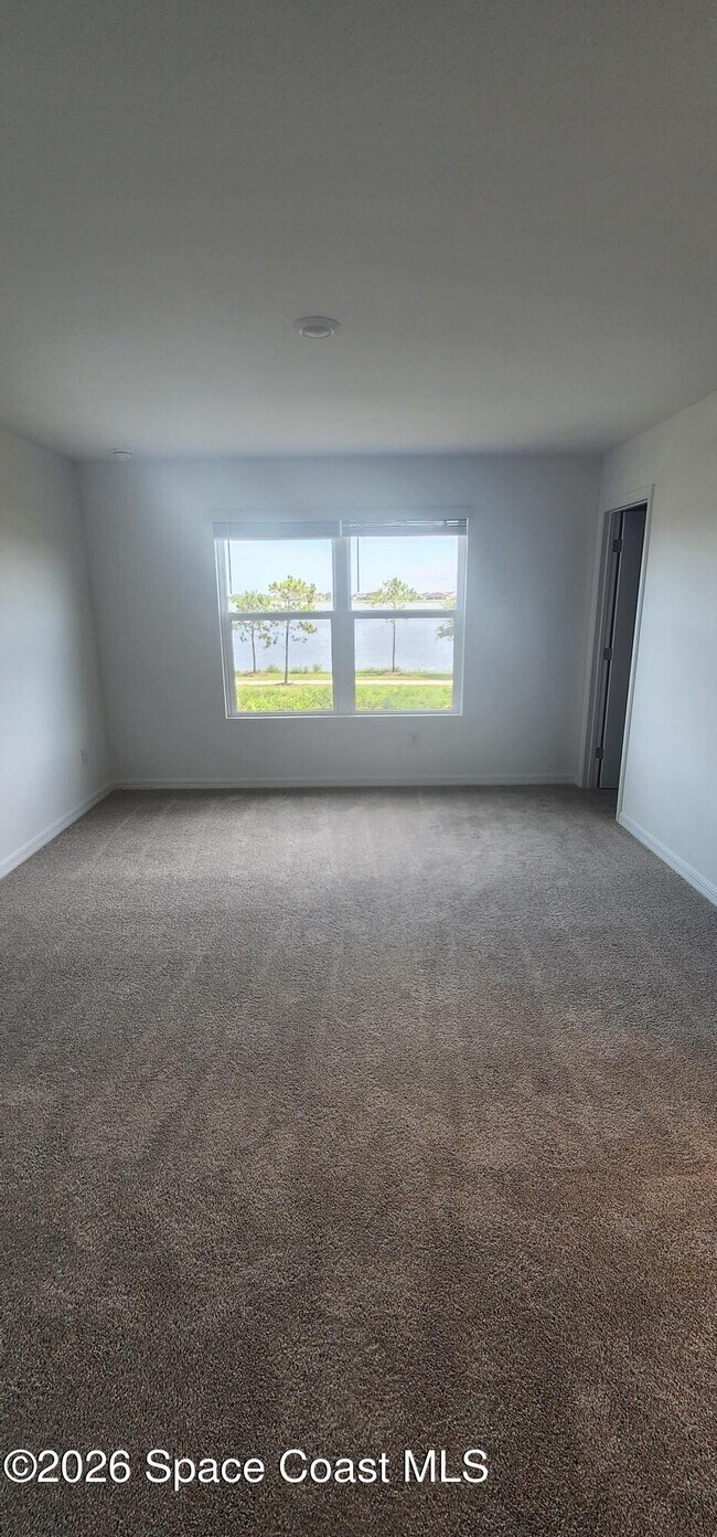 Building Photo - 1379 Bluewater Ln