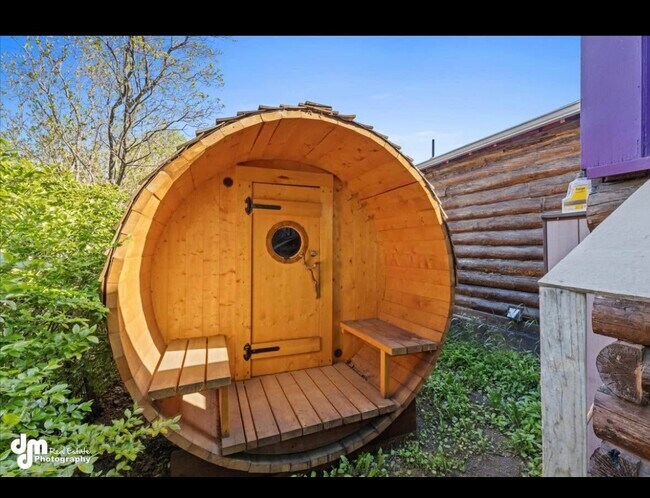 Building Photo - 1200 B St