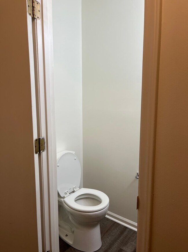 Building Photo - Renovated Home Near Virginia Tech