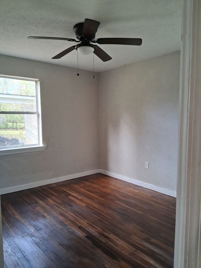 Building Photo - Nice 3 Bed 2 Bath North Jackson Rental on State St