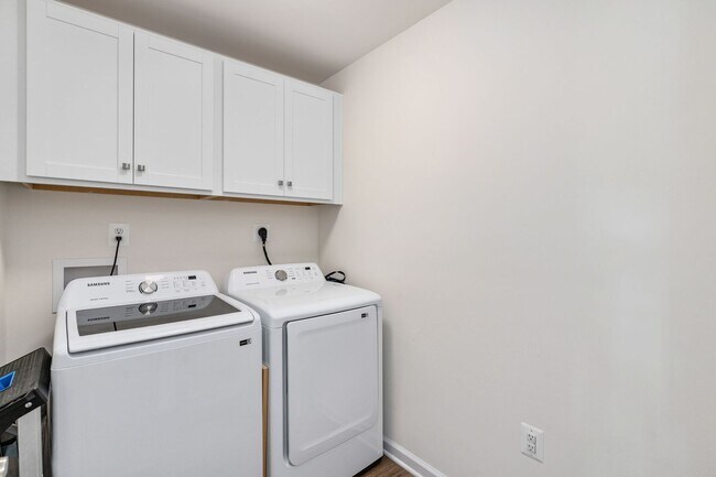 Building Photo - Your Next Home: Modern 3-Level Townhome with Garage, Deck & Huge Flex Space