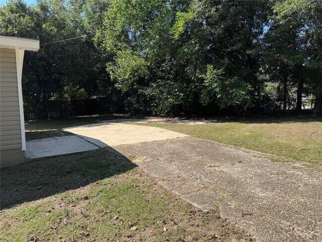Building Photo - 4051 Pringle Dr