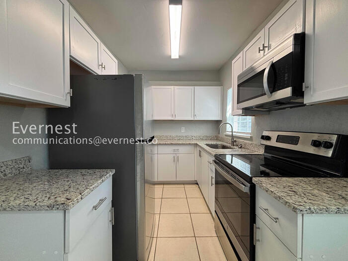 Building Photo - 116 Hope Cir