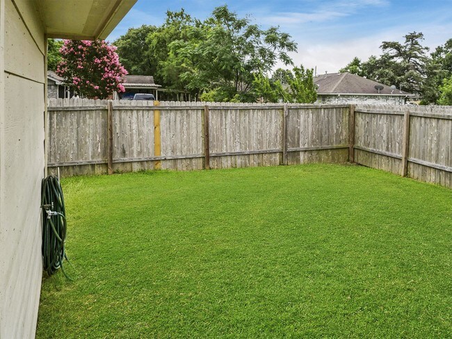 Building Photo - 1124 Carolina St