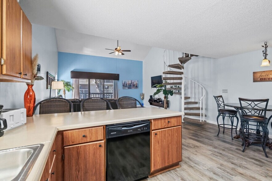 Building Photo - 1908 Hwy 17 S