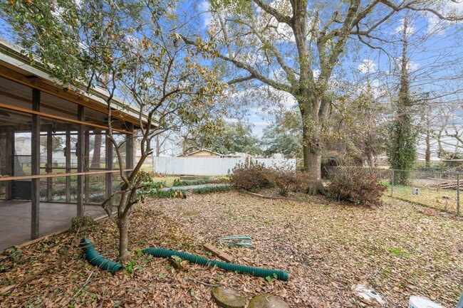 Building Photo - COMING APRIL 1ST!  NEWLY REMODELED HOME!