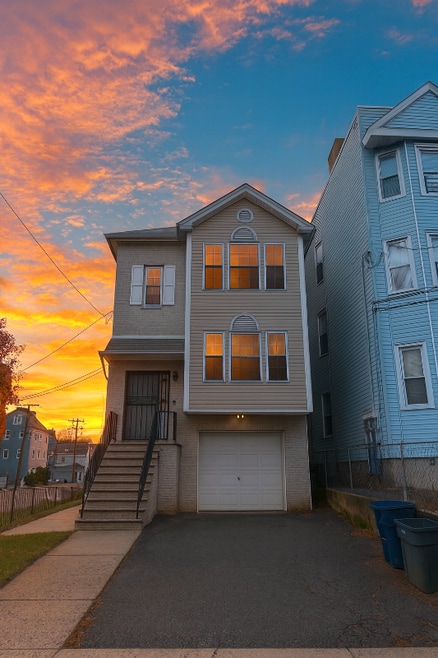 Building Photo - 156 Ridgewood Ave