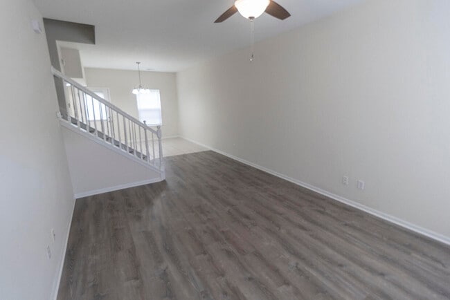 Building Photo - 5000 Derby Ridge Dr