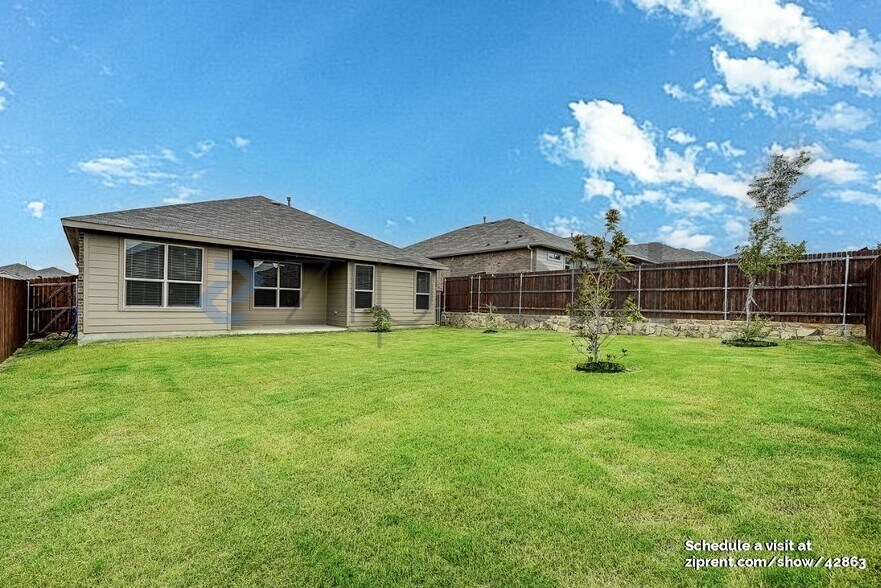 Building Photo - 9720 Fallston Dr