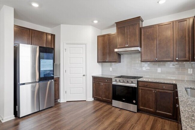 Building Photo - 645 Thomas Gage Dr