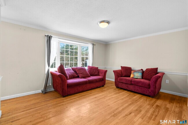 Building Photo - 52 Laura Rd