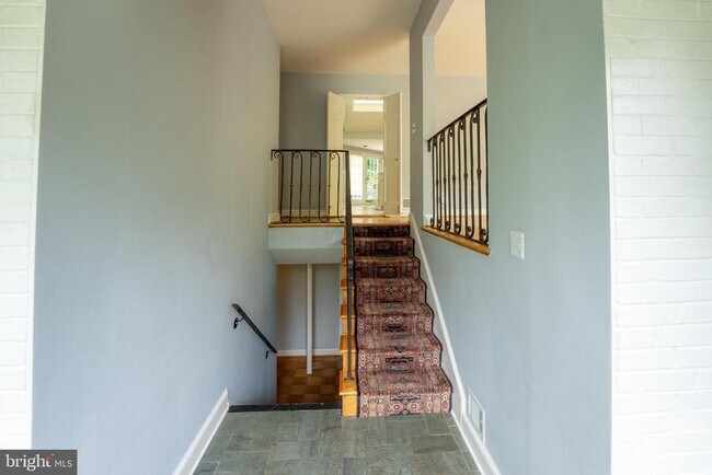 Building Photo - 6438 Woodville Dr