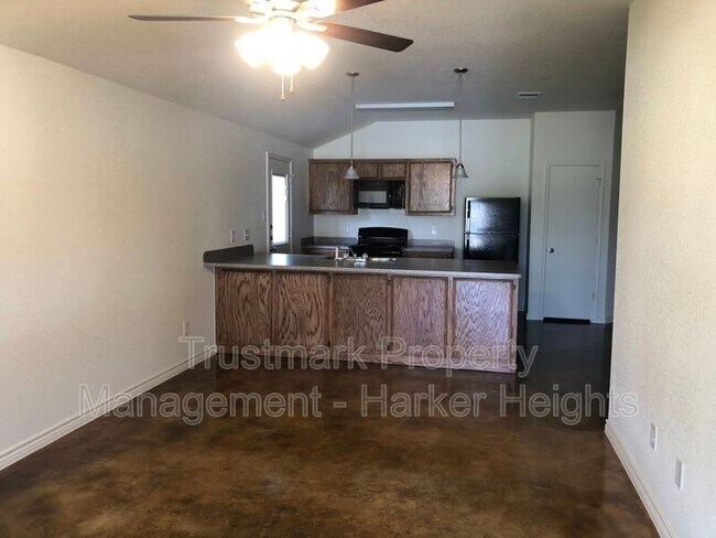 Building Photo - 926 Maplewood Dr