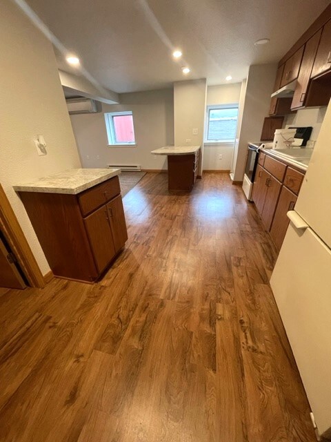 Building Photo - 810 Erie Ave