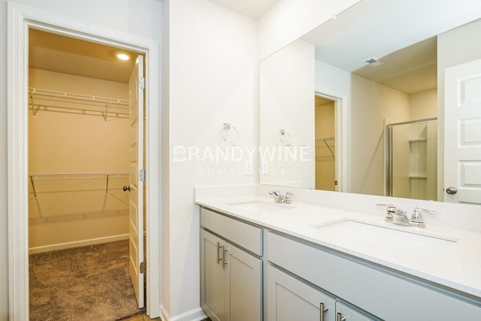 Building Photo - 554 Torrey Pines Ln