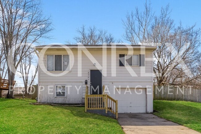 Primary Photo - Charming 4 Bedroom Ranch Home with Spaciou...