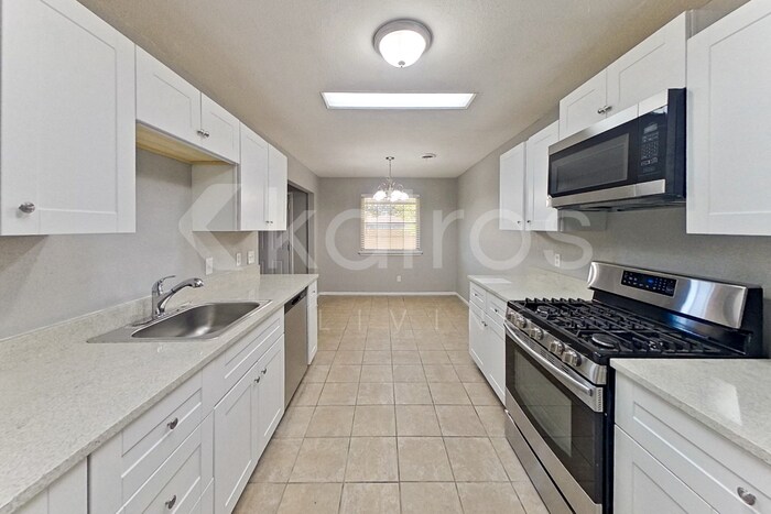 Building Photo - 5212 S Milam St